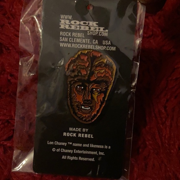 Wolfman enamel pin - Picture 3 of 5